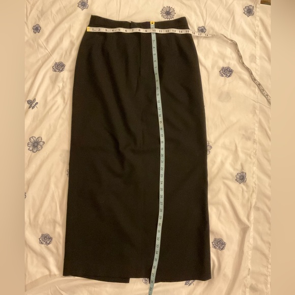 Women’s Vintage Pursuits ltd Wool Black Pencil Skirt with back slit, fully lined - Picture 5 of 9